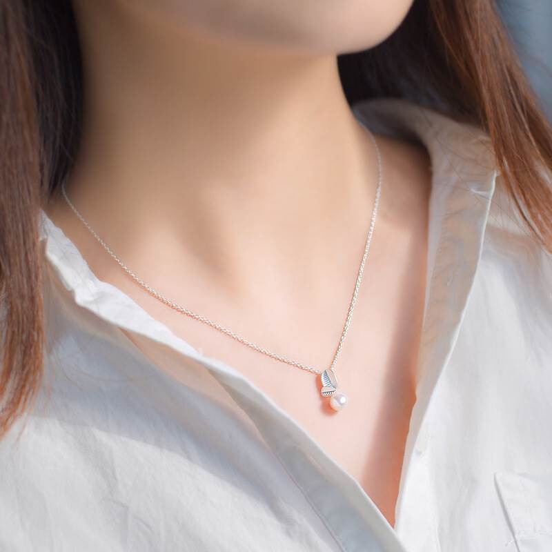 Bud Leaf Pearl Necklace Set