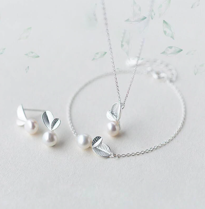 Bud Leaf Pearl Necklace Set