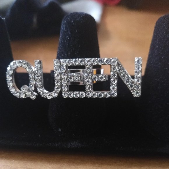 Silver QUEEN Ring